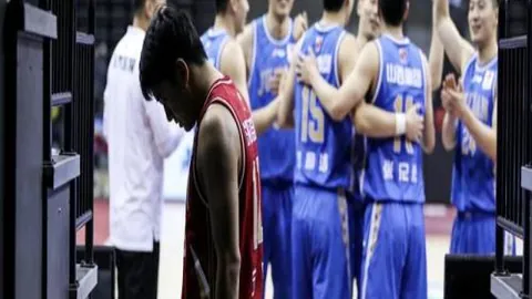 霍萊什榮獲歐足聯官方頒發最佳球員殊榮